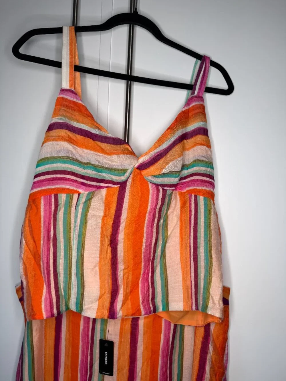 Express Two Piece Set: Textured Striped V-neck Twist Front Tank + Textured Strip
